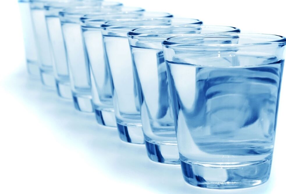 beber suficiente agua para rejuvenecer la piel